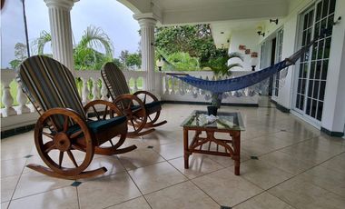 Se Vende Exclusiva Residencia en el Club de Golf de Panamá