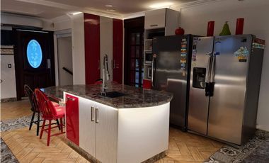 Se Vende Exclusiva Residencia en el Club de Golf de Panamá