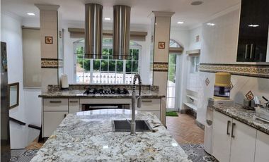 Se Vende Exclusiva Residencia en el Club de Golf de Panamá