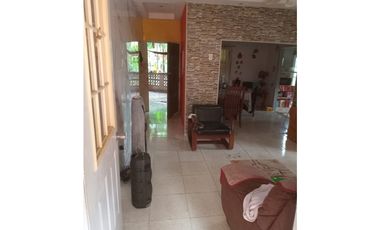 VENDO CASA EN LAS CUMBRES