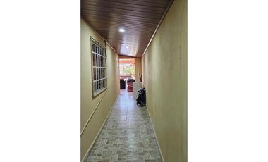 VENDO CASA EN Praderas de San Lorenzo