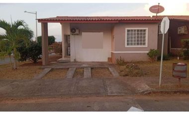 Casa de en Arboledas, Cluster Las Magnolias (CP)