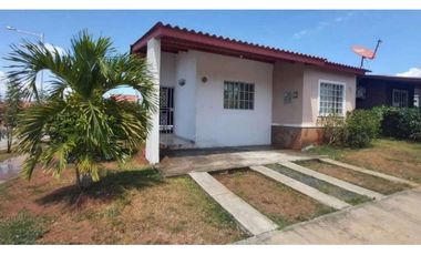 Casa de en Arboledas, Cluster Las Magnolias (CP)