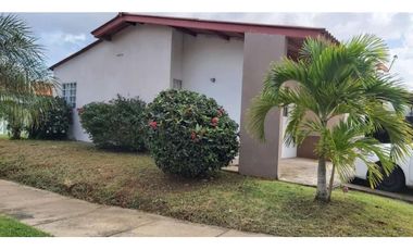 Casa de en Arboledas, Cluster Las Magnolias (CP)