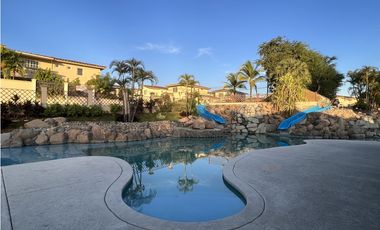Vendo Casa en Dorado Springs Residencial Privado con Piscina