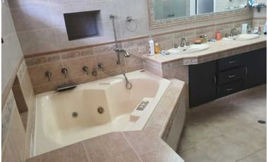 VENTA CASA EN EL DORADO CIUDAD DE PANAMA