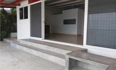 RESIDENCIA CON 4 AMBIENTES INDEPENDIENTES FRENTE A PLAYA CORONA (CP)