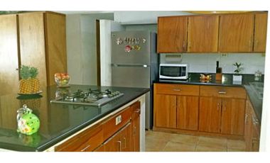 RESIDENCIA CON 4 AMBIENTES INDEPENDIENTES FRENTE A PLAYA CORONA (CP)