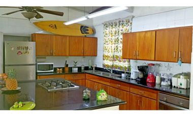 RESIDENCIA CON 4 AMBIENTES INDEPENDIENTES FRENTE A PLAYA CORONA (CP)