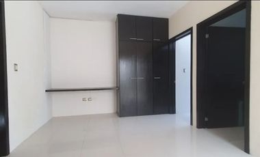 CASA CON ALBERCA EN COLONIA MIAMI