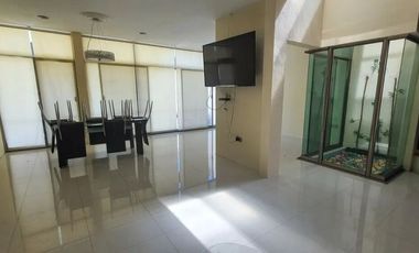 CASA CON ALBERCA EN COLONIA MIAMI