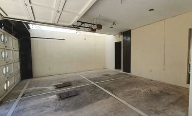 CASA CON ALBERCA EN COLONIA MIAMI