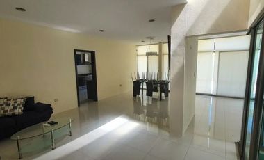 CASA CON ALBERCA EN COLONIA MIAMI