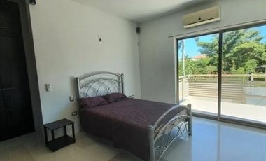 CASA CON ALBERCA EN COLONIA MIAMI