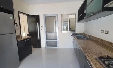 CASA CON ALBERCA EN COLONIA MIAMI