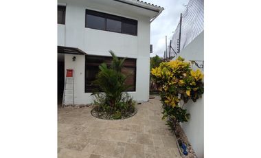 Elegante Residencia en Puerto Madero - COSTA VERDE-LA CHORRERA (CP)