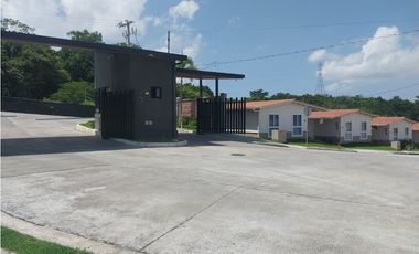 Casa a estrenar en PH Verona-3R-2B-Hato Montaña-Arraiján-CPPP