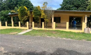 Se Vende Casa y Terreno en el Espino