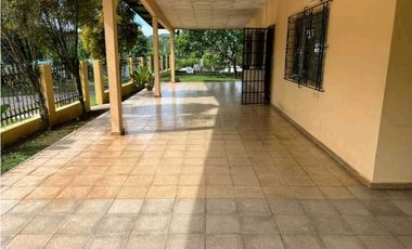 Se Vende Casa y Terreno en el Espino