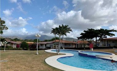 Villas La Montañesa Privada Vista a las montañas y PISCINA