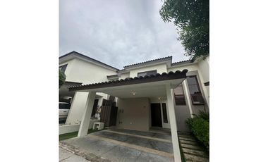 VENTA CASA BRISAS DEL GOLF PH  GOLF GARDENS