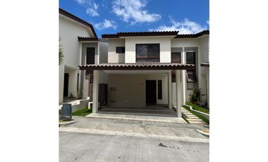 VENTA CASA BRISAS DEL GOLF PH  GOLF GARDENS