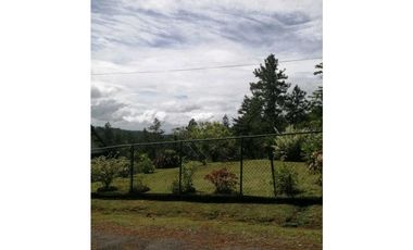 Se vende casa en Altos de Cerro Azul