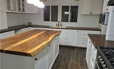 Se vende casa en Altos de Cerro Azul