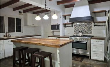 Se vende casa en Altos de Cerro Azul