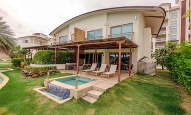 VENTA CASA PLAYA ESCONDIDA