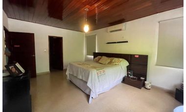 VENDO CASA UNIFAMILIAR DE DOS PLANTAS EN VILLA CACERES