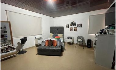 VENDO CASA UNIFAMILIAR DE DOS PLANTAS EN VILLA CACERES