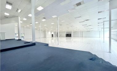 LOCAL EN ALQUILER PLAZA CONQUISTADOR - FORTUNA | VILLA LUCRE