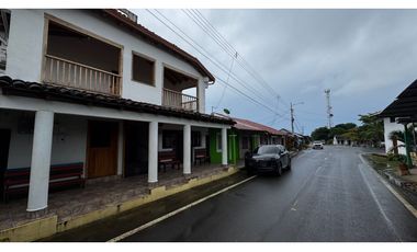 Se alquila hostal en Pedasí.