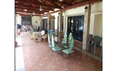 CASA EN VENTA EN LAS CUMBRES