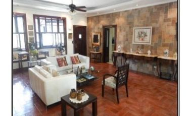 CASA EN VENTA EN LAS CUMBRES