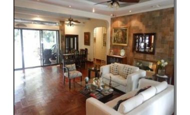 CASA EN VENTA EN LAS CUMBRES