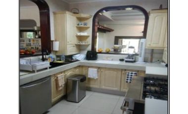 CASA EN VENTA EN LAS CUMBRES