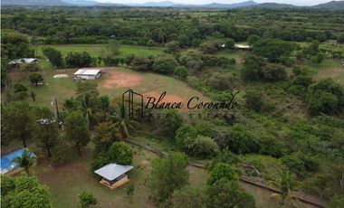 VENTA  DE FINCA EN AGUADULCE CON CERTIFICACION AGROTURISTICA
