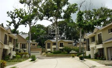 VENTA CASA EMBASSY GARDENS CLAYTON