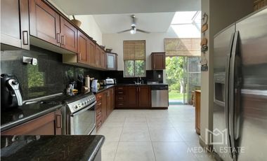 VENTA CASA EMBASSY GARDENS CLAYTON