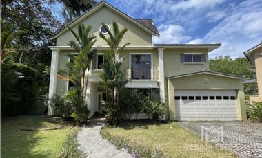 VENTA CASA EMBASSY GARDENS CLAYTON