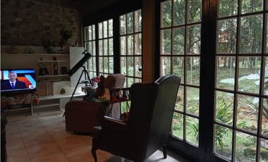 Venta de una Amplia Casa en Cerro Azul