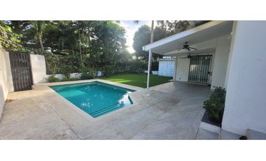 Casa con piscina - Albrook - Ancón
