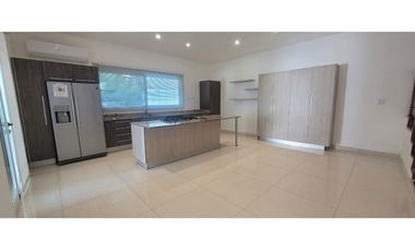Casa con piscina - Albrook - Ancón
