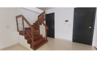 Casa con piscina - Albrook - Ancón