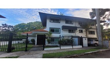 Casa con piscina - Albrook - Ancón