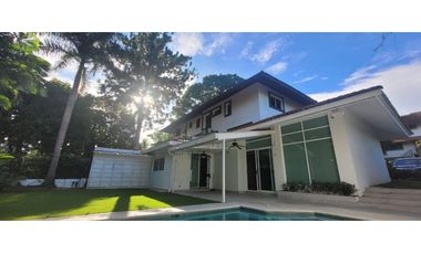 Casa con piscina - Albrook - Ancón