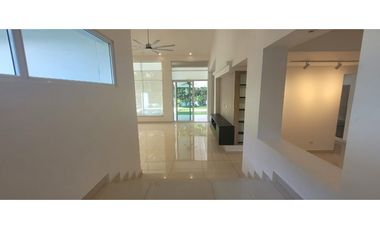 Casa con piscina - Albrook - Ancón