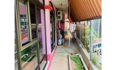 Venta de casa amoblada en Urb. Los Perales - Monagrillo